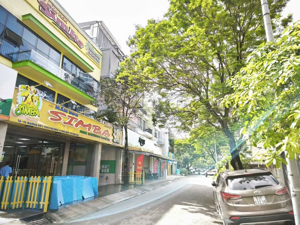 Bán Tòa Nhà KDC Khang An Phú Hữu Quận 9, Diện tích 252m² - Đầu tư sinh lời hấp dẫn!