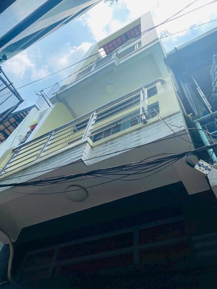 Nhà nguyên căn cho thuê hẻm 35, Nguyễn Du, Gò Vấp 30m² giá 10 triệu - Hướng Đông Bắc thoáng mát!