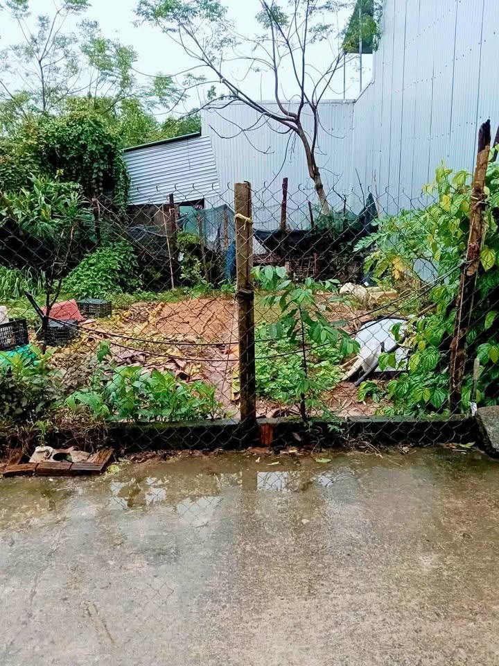 Đất Hòa Liên Đà Nẵng 120m² giá 1.7 tỷ - Không ngập lụt, dân cư đông đúc!