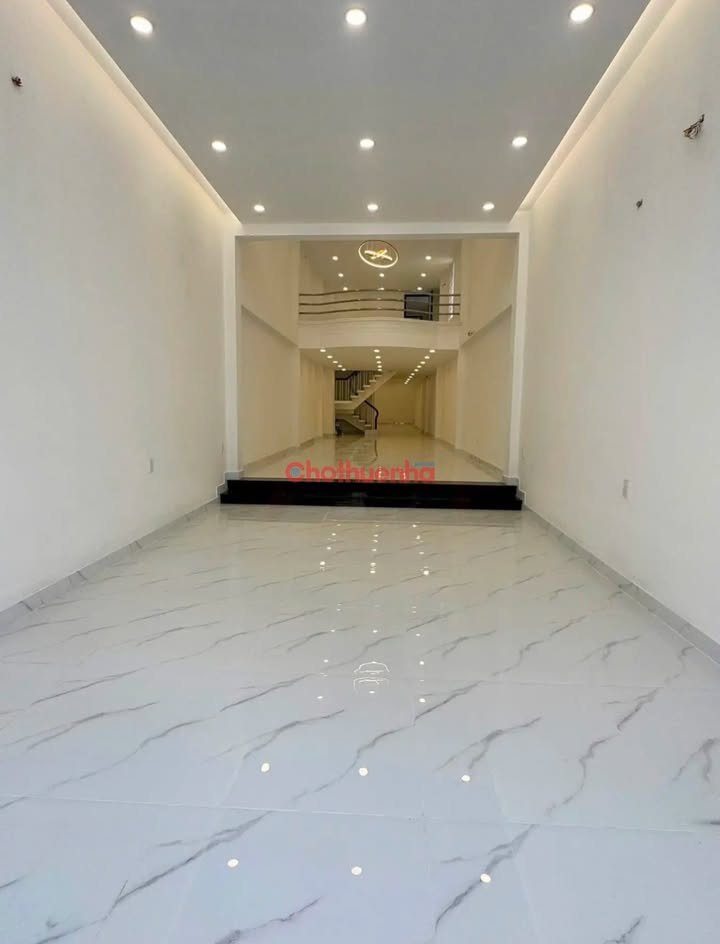 Nhà mặt tiền Thành Thái, Quận 10 - Diện tích 100m² - Phù hợp nhiều ngành nghề!
