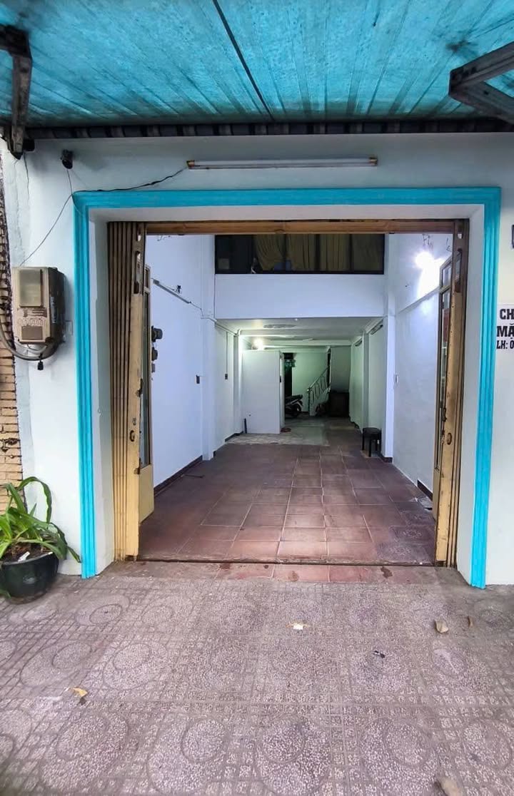 Cho thuê mặt bằng đường Lê Văn Lương, Quận 7 - Giá 8 triệu, không ở lại!
