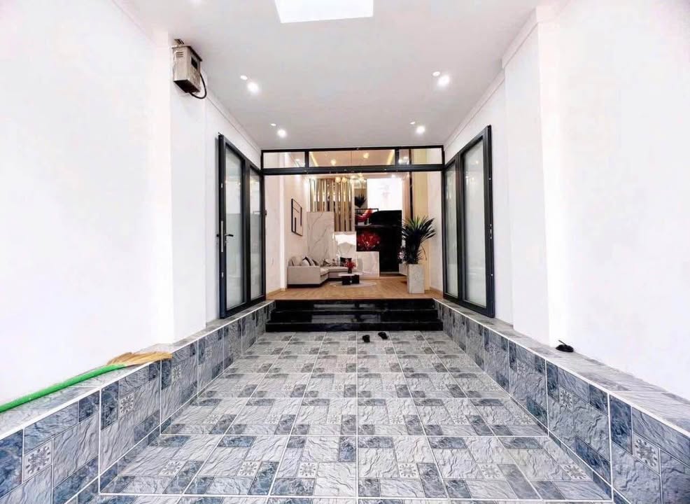 Nhà nguyên căn mặt tiền đường Hùng Vương BMT 100m² giá 15 triệu - Sẵn sàng vào ở ngay!