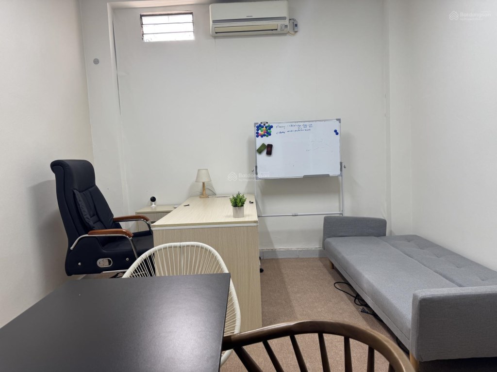 Văn phòng 15m² tại số 4 Nguyễn Huy Tự - Không gian làm việc lý tưởng cho team nhỏ!