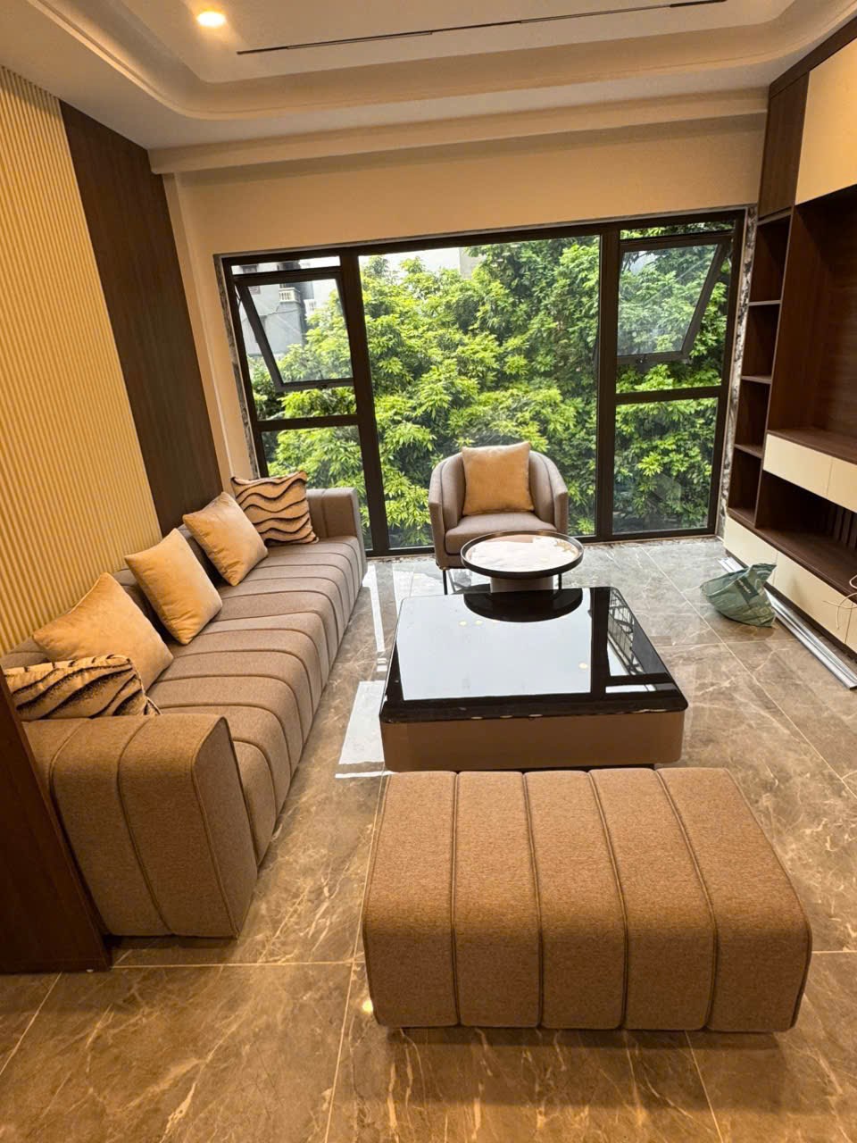 Nhà phố Thạch Bàn, Long Biên 51m² - Ô tô vào nhà - Thiết kế hiện đại