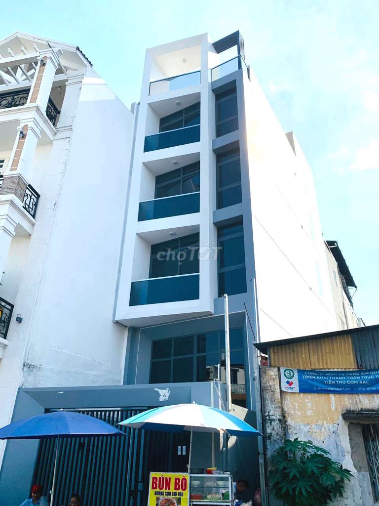 Nhà cho thuê mặt tiền Nguyễn Văn Nguyễn 66m² giá 85 triệu - Vị trí sầm uất quận 1!