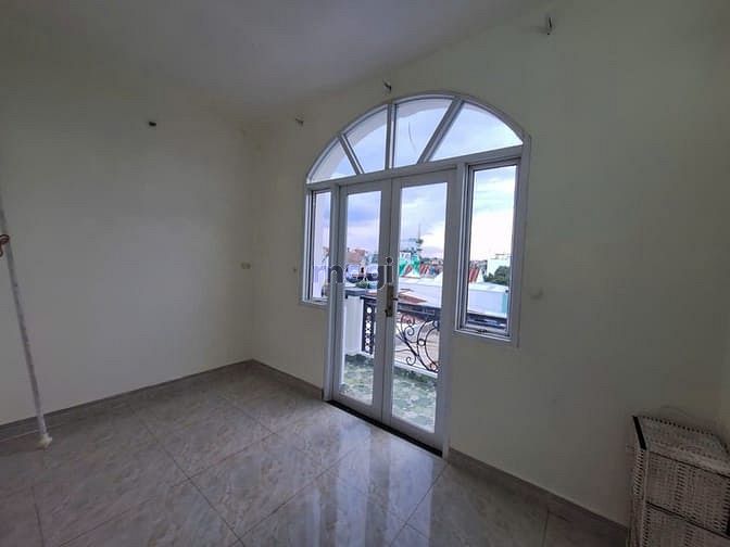 Nhà mặt tiền Thạnh Lộc 42, Quận 12, 160m² giá 10 triệu - Thuận tiện cho gia đình và văn phòng