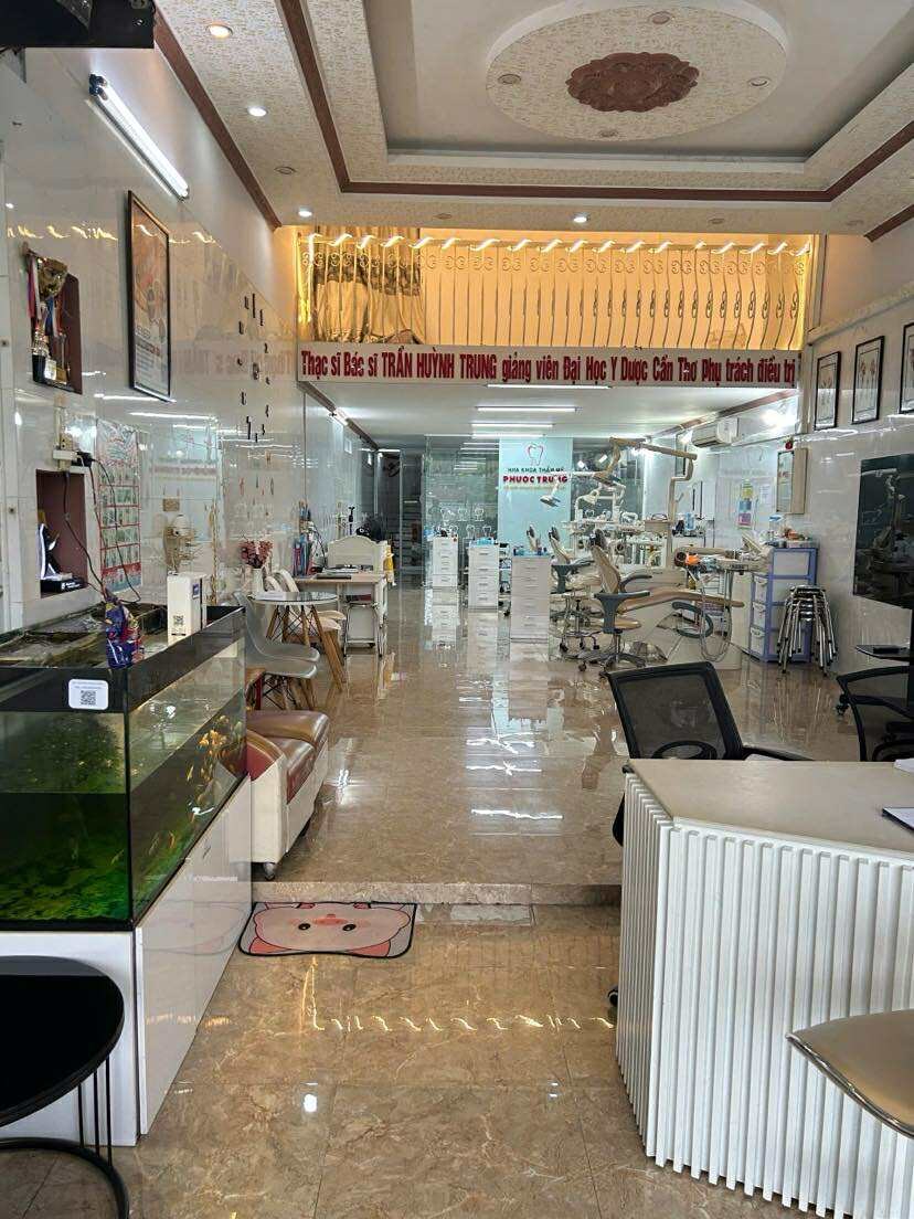 Cho thuê nhà mặt tiền Nguyễn Văn Linh, Ninh Kiều, Cần Thơ 240m² - Tiện ích đầy đủ, giá 32 triệu!