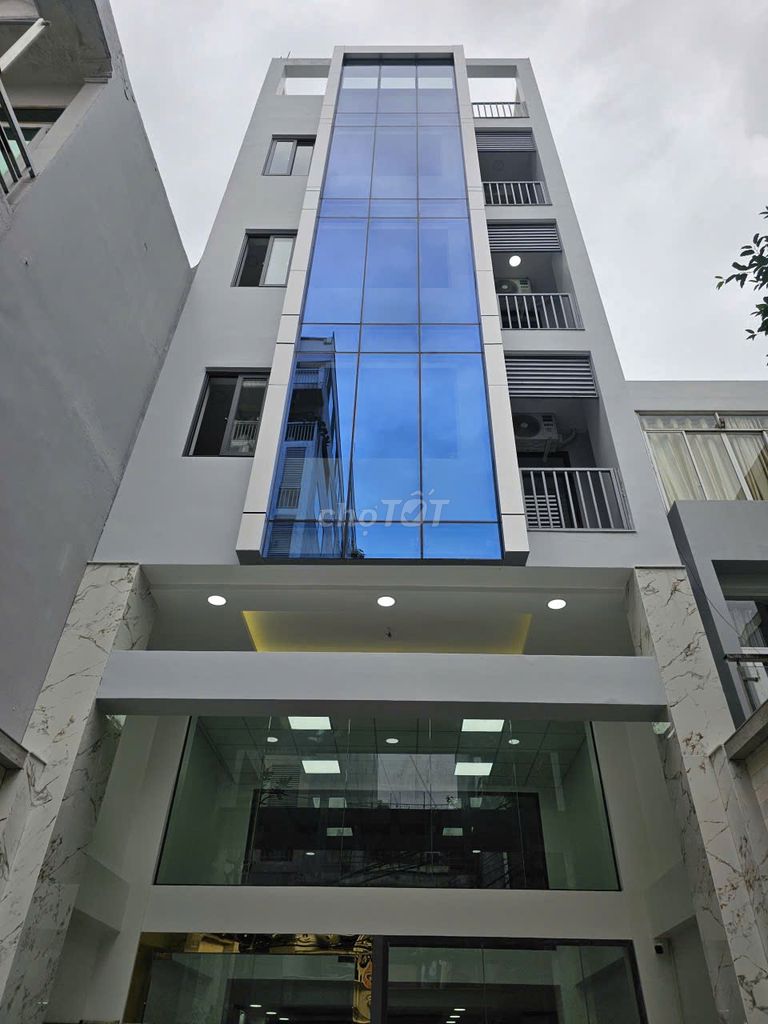 Building Mặt Tiền Đường Cộng Hòa Quận Tân Bình 700m² - Thang Máy Hiện Đại