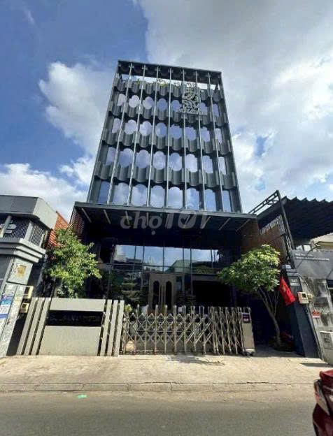 Nhà cho thuê mặt tiền Phan Xích Long, Phú Nhuận 220m² - Vị trí đắc địa, đầy đủ tiện nghi!