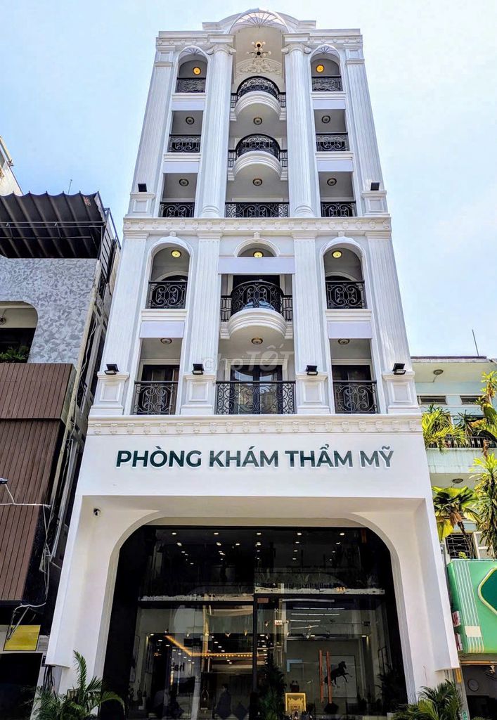 Tòa nhà mặt tiền Phạm Ngọc Thạch 220m² giá 130 triệu - Chính chủ cho thuê ngay!