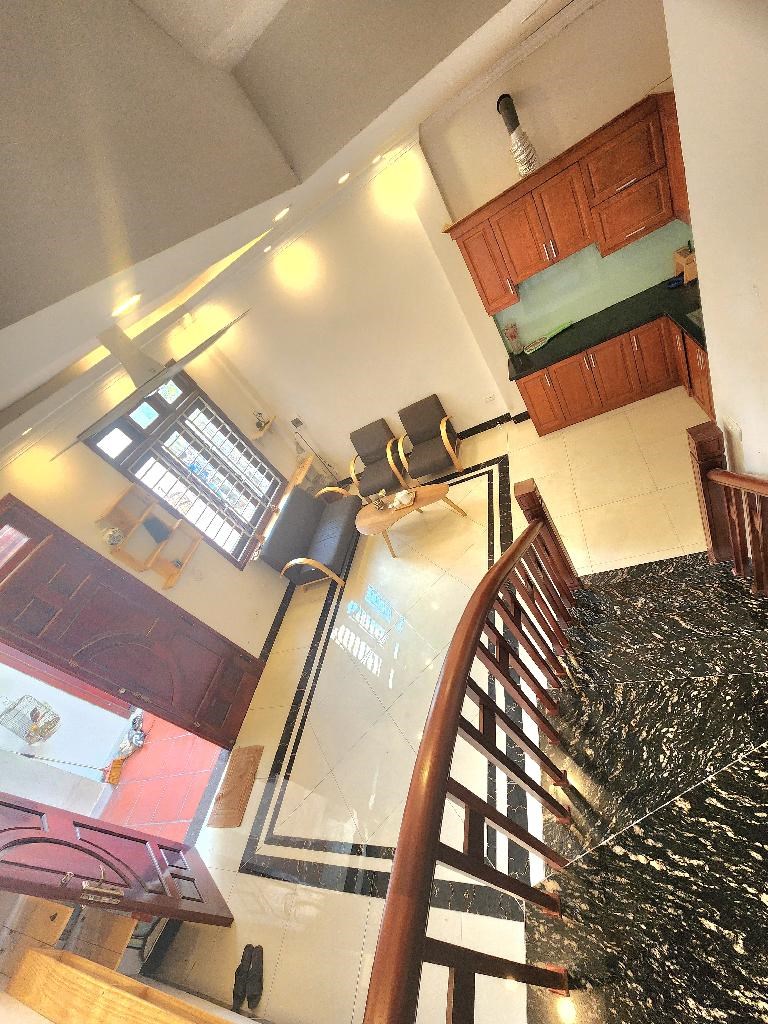 Nhà 4 tầng Thạch Bàn, Long Biên 35m² giá 5.8 tỷ - Tiềm năng tăng giá cao!