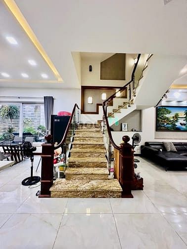 Biệt phủ Đại Gia - 5 Tầng Khu Sân Bay DT: 150m2 Nhỉnh 23 Tỷ - An ninh tuyệt đối!