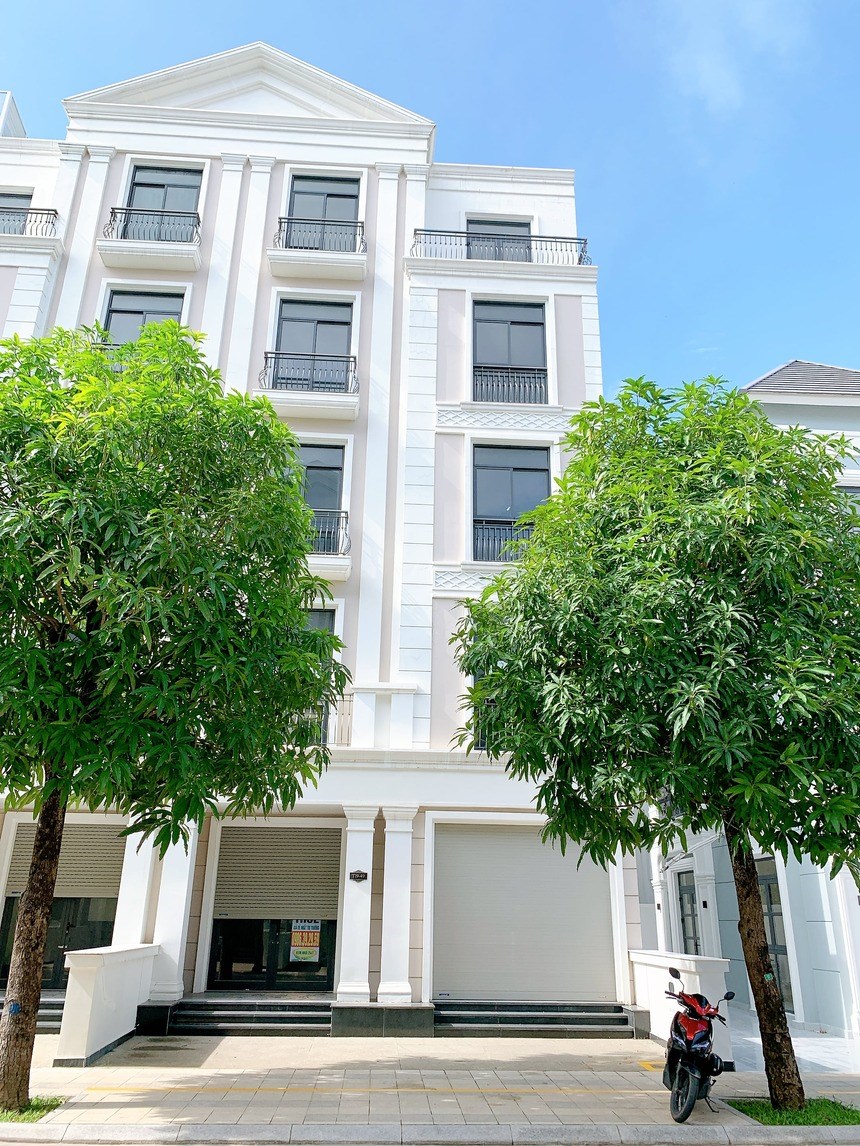 Nhà phố Vinhomes Grand Park 96m² giá 17 tỷ - Sổ hồng chính chủ, vị trí đắc địa!