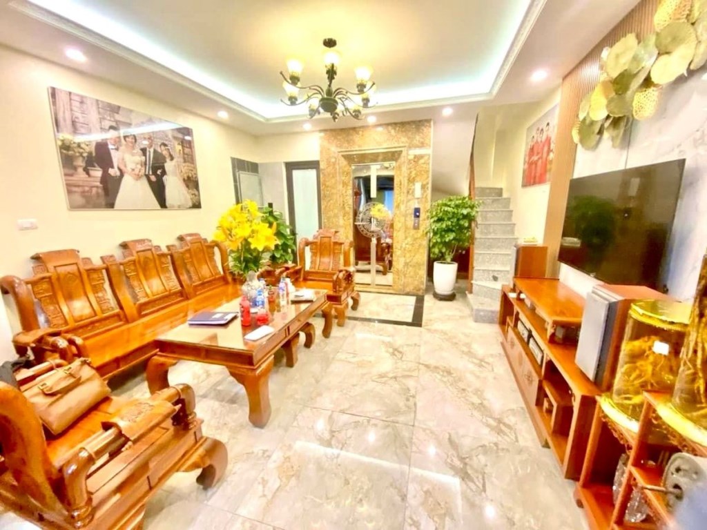 Bán nhà quận Tây Hồ, đường Võ Chí Công 39m² giá 8.39 tỷ - Thiết kế hiện đại, thang máy nhập khẩu