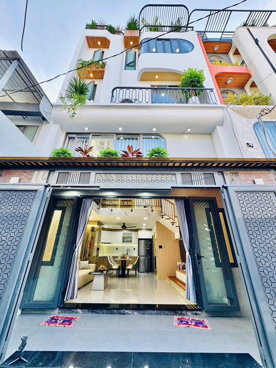 Bán gấp nhà 1 trệt 1 lầu 120m² giá 2,95 tỷ - Sổ hồng riêng, phù hợp an cư