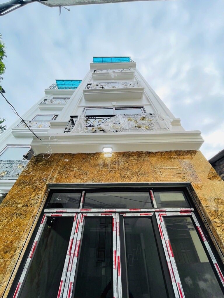 Nhà phố Thái Hà 40m² giá 13 tỷ - Thiết kế hiện đại, thang máy, full nội thất