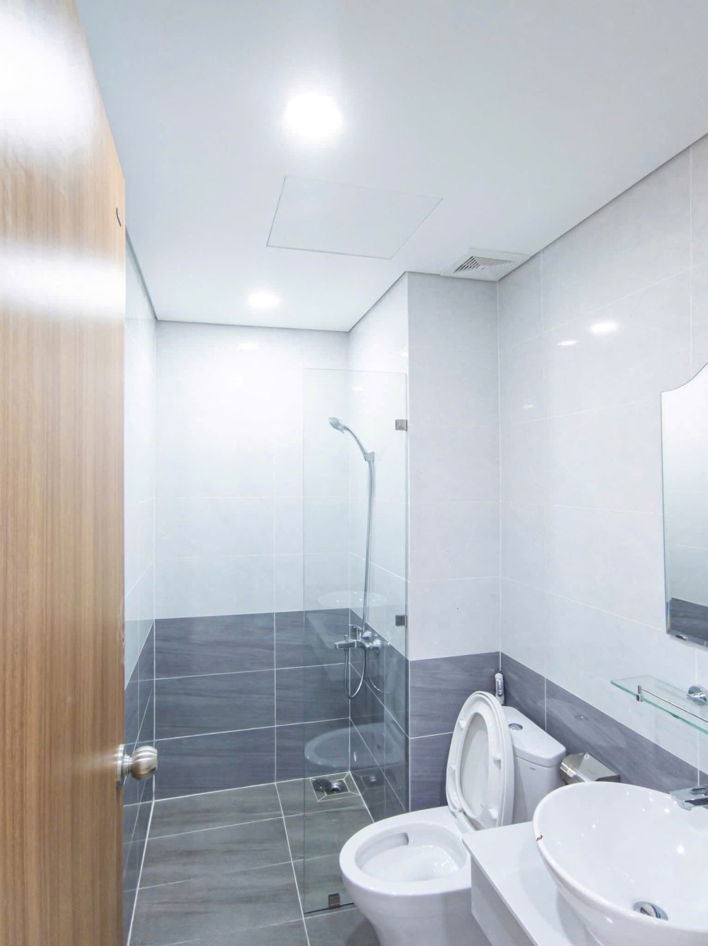 Căn hộ 2PN, 60m², giá 2.35 tỷ - Sổ hồng chính chủ, mặt tiền đại lộ