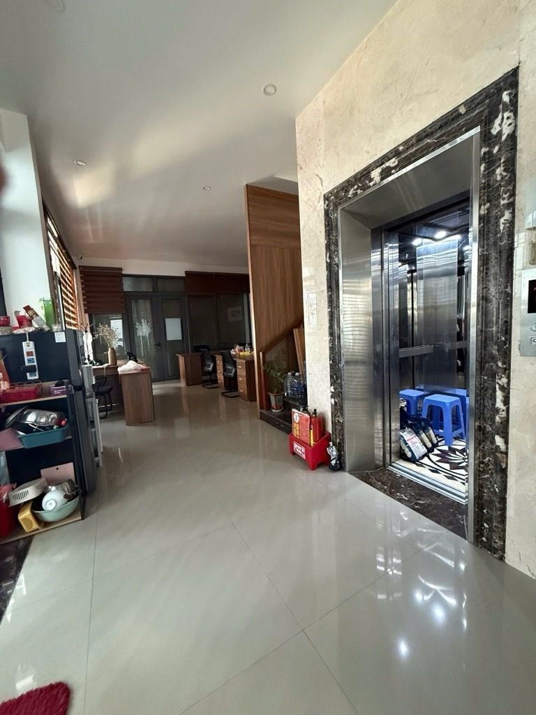 Biệt thự mặt phố Lê Quang Đạo 180m² giá 89 tỷ - Vị trí đắc địa, kinh doanh thuận lợi!