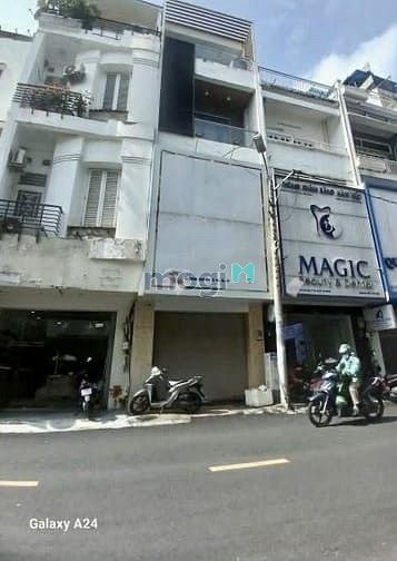 Nhà phố mặt tiền Trần Minh Quyền, Quận 10, diện tích 400m² - Dòng tiền 500 triệu/tháng!