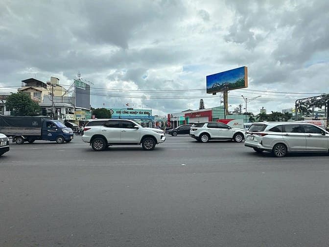 Kho xưởng 1309m² gần Quốc Lộ 1A - Đầu tư sinh lời, giá chỉ 46.5 tỷ