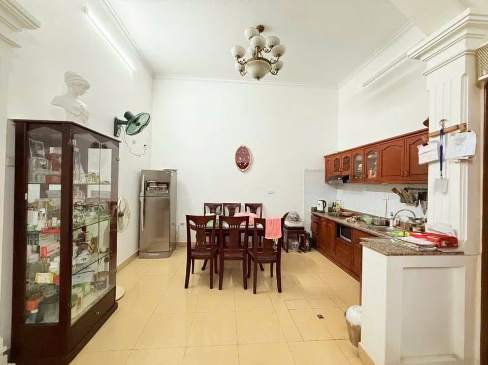 Nhà đẹp Xuân La, Tây Hồ 56m² giá 13 tỷ - Vài bước ra phố!