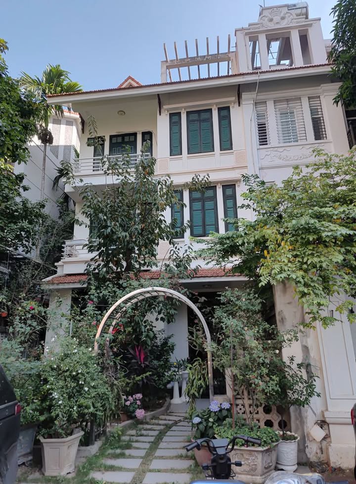 Biệt thự nhà vườn Đội Nhân, Ba Đình 140m² chỉ 300 triệu - Nơi ở lý tưởng cho gia đình!