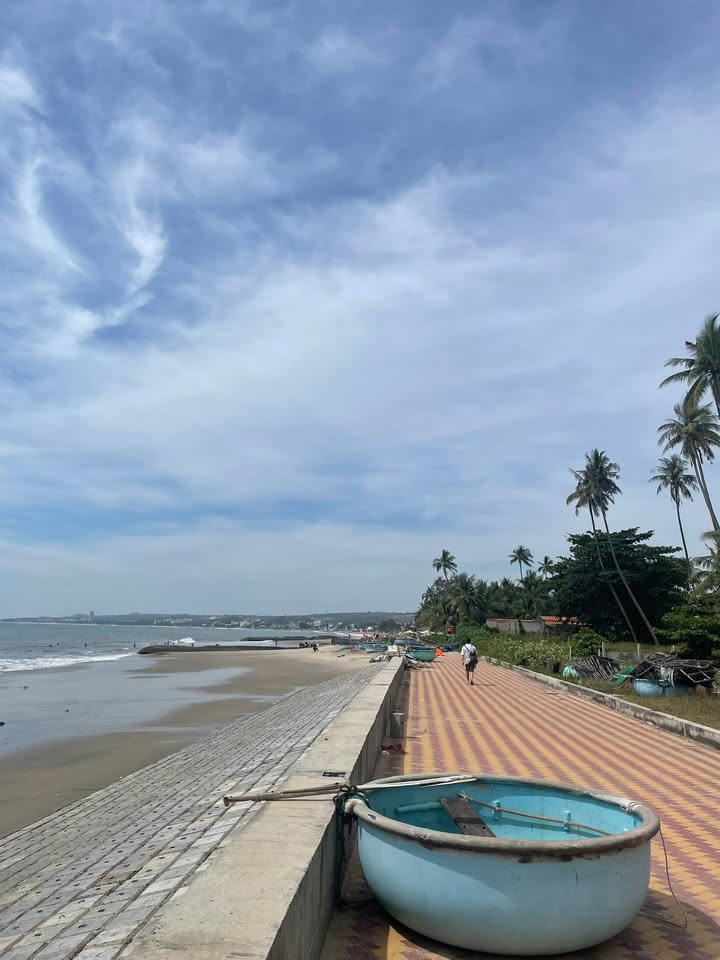 Đất thổ cư 300m² khu đi bộ Hoà Bình, Hàm Tiến, giá chỉ 13 tỷ - Cơ hội đầu tư ngay!