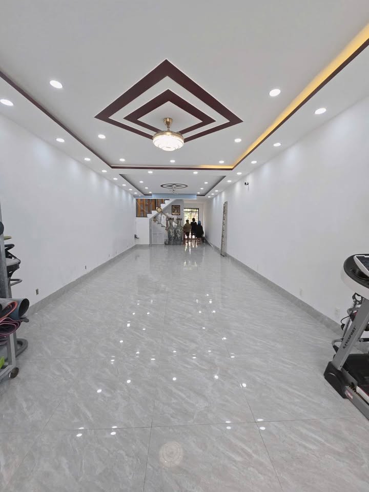 Nhà cho thuê Phước Long Nha Trang 200m² giá 11 triệu - Không gian thông thoáng lý tưởng!