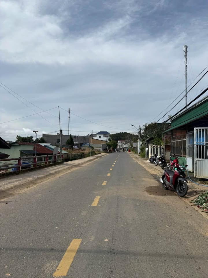 Đất mặt tiền đường Thống Nhất, phường Langbiang, Đà Lạt 100m² giá 4.5 tỷ - Đầu tư sinh lời hấp dẫn!