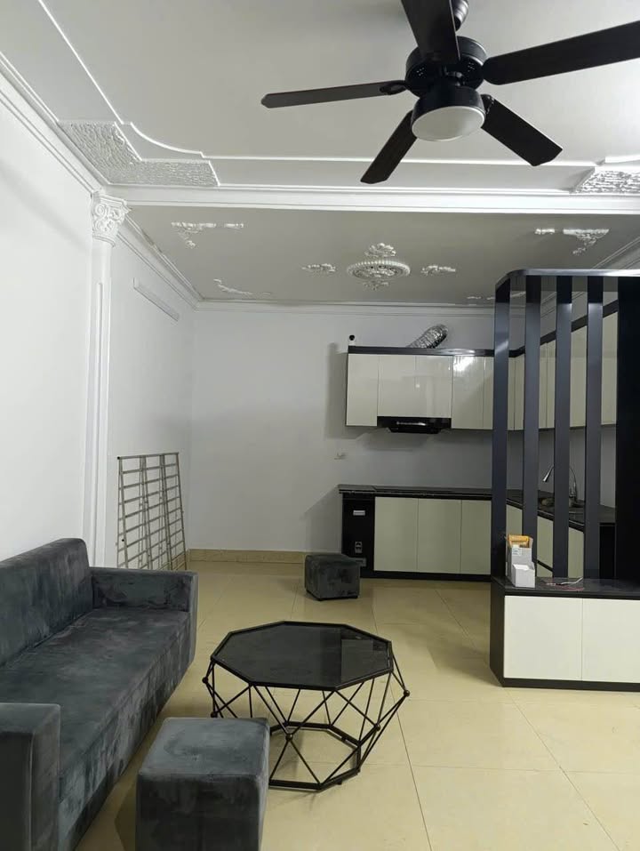 Nhà phố Hạ Lý, 40m² giá 3.4 tỷ - Ô tô đỗ cửa, tiện ích đầy đủ!