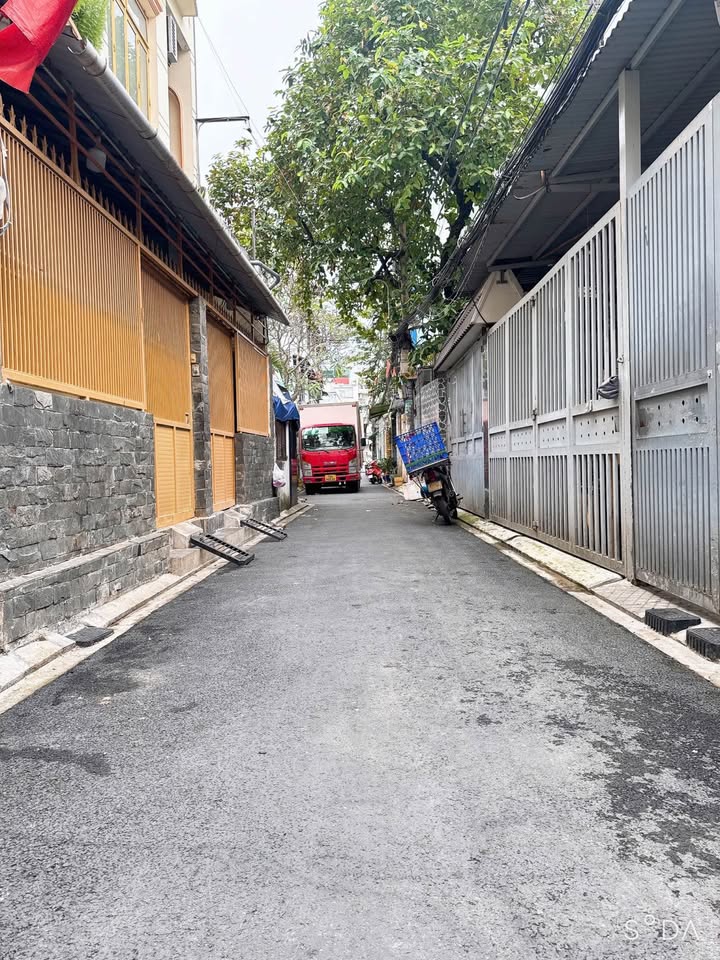 Nhà phố Trường Chinh, Tân Bình 60m² giá 8.86 tỷ - Hẻm nhựa xe hơi thông thoáng!