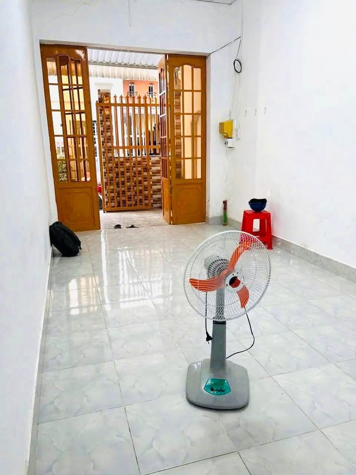 Nhà nguyên căn hẻm 9 Phạm Ngọc Hưng 54m² giá 3.5 triệu - Không gian sống thoải mái!