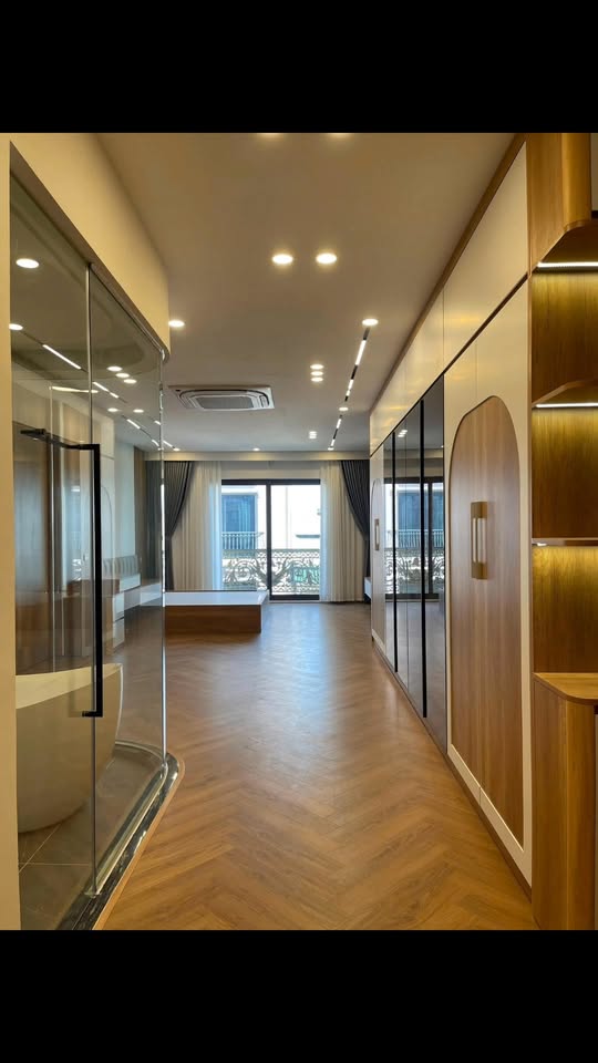 Nhà 6 tầng thang máy 56m² mặt phố Nguyễn Thời Trung, giá 18.8 tỷ - Đầu tư sinh lời!