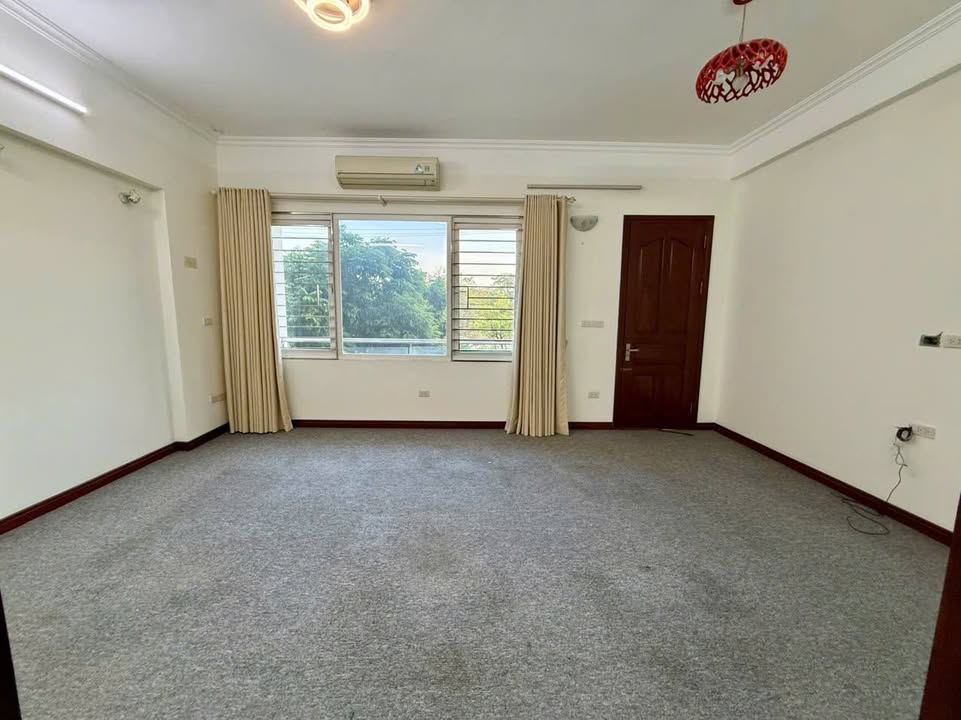 Nhà nguyên căn 5 tầng Lâm Hạ 80m² giá 25 triệu - Phù hợp làm văn phòng và kinh doanh