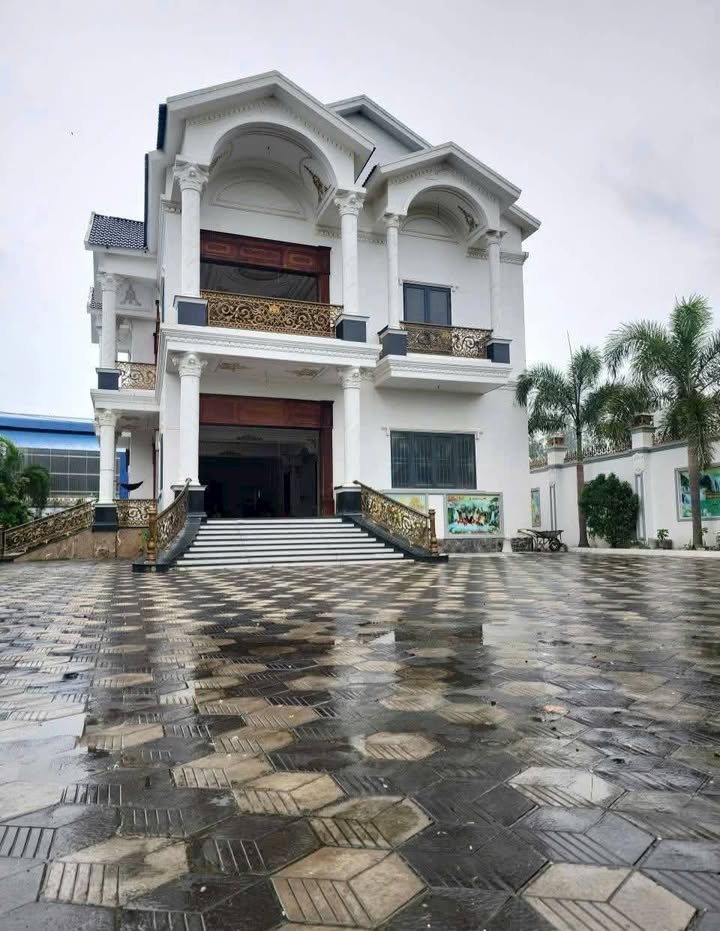 Biệt thự sân vườn đường Mạc Đĩnh Chi, Sóc Trăng 974m² - Thiết kế sang trọng, giá thỏa thuận!