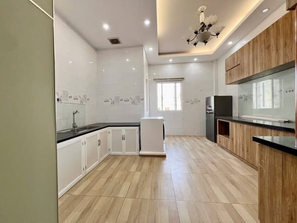 Căn hộ 2 phòng ngủ Hồ Bá Kiện Quận 10 giá thỏa thuận - Full nội thất sang trọng!