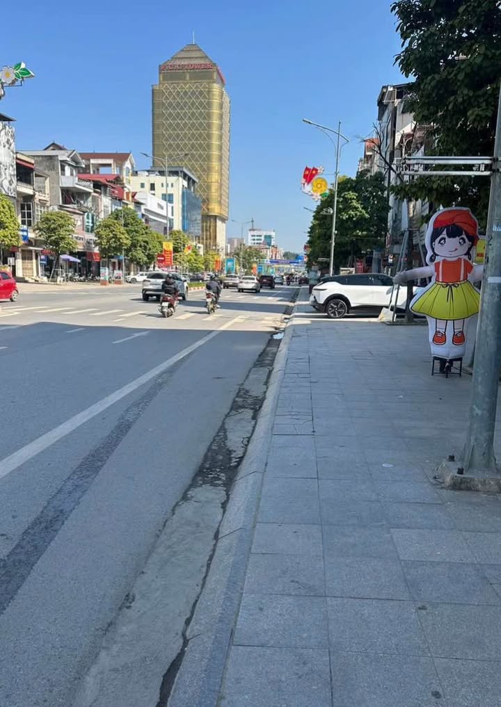 Nhà kinh doanh mặt tiền Hoàng Văn Thụ 85m² giá 8.5 tỷ - Đầu tư sinh lời ngay!