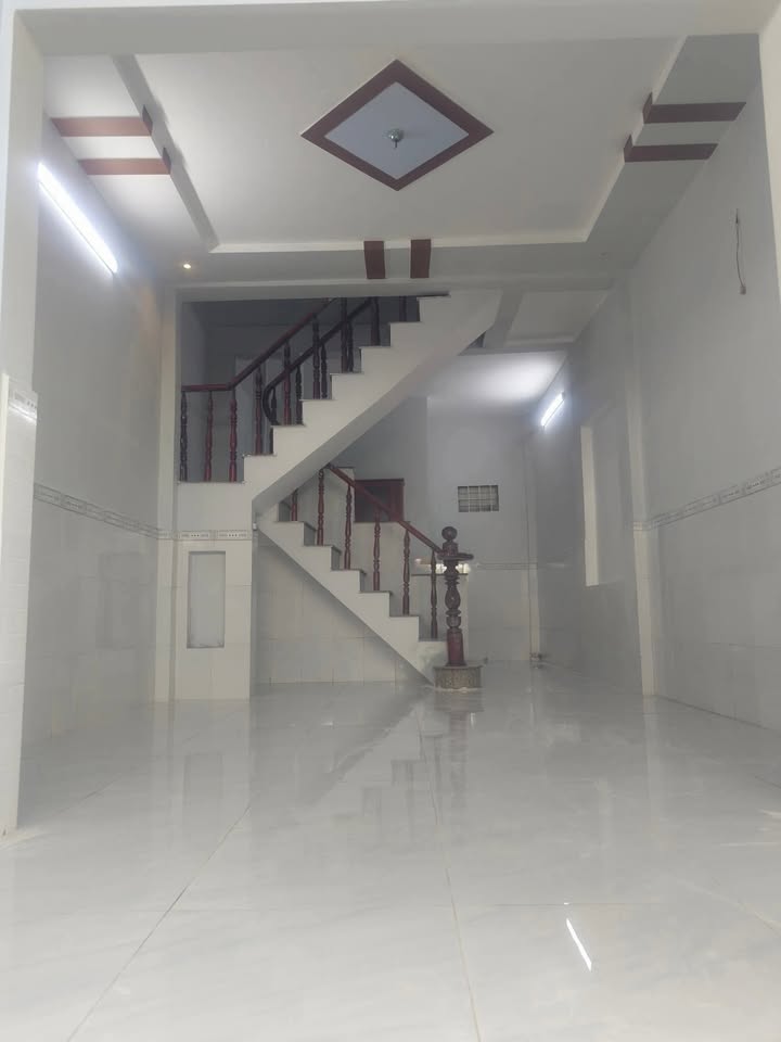 Nhà bán tại Bình Chuẩn, Thuận An 42m² giá 990 triệu - Vị trí thuận lợi gần chợ và trường học!