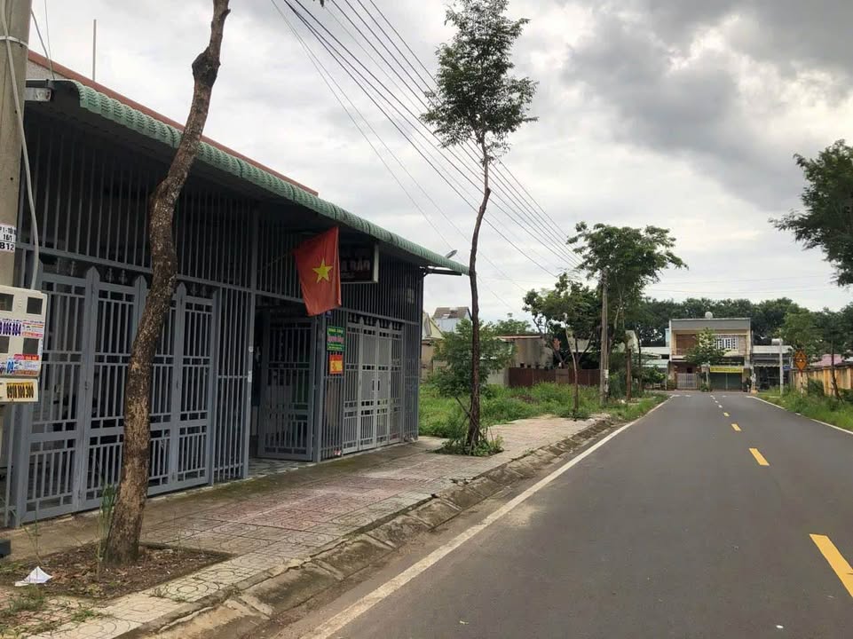 Đất Tiến Thành Đồng Xoài 290m² giá 3.1 tỷ - Vị trí trung tâm, tiện ích đầy đủ!