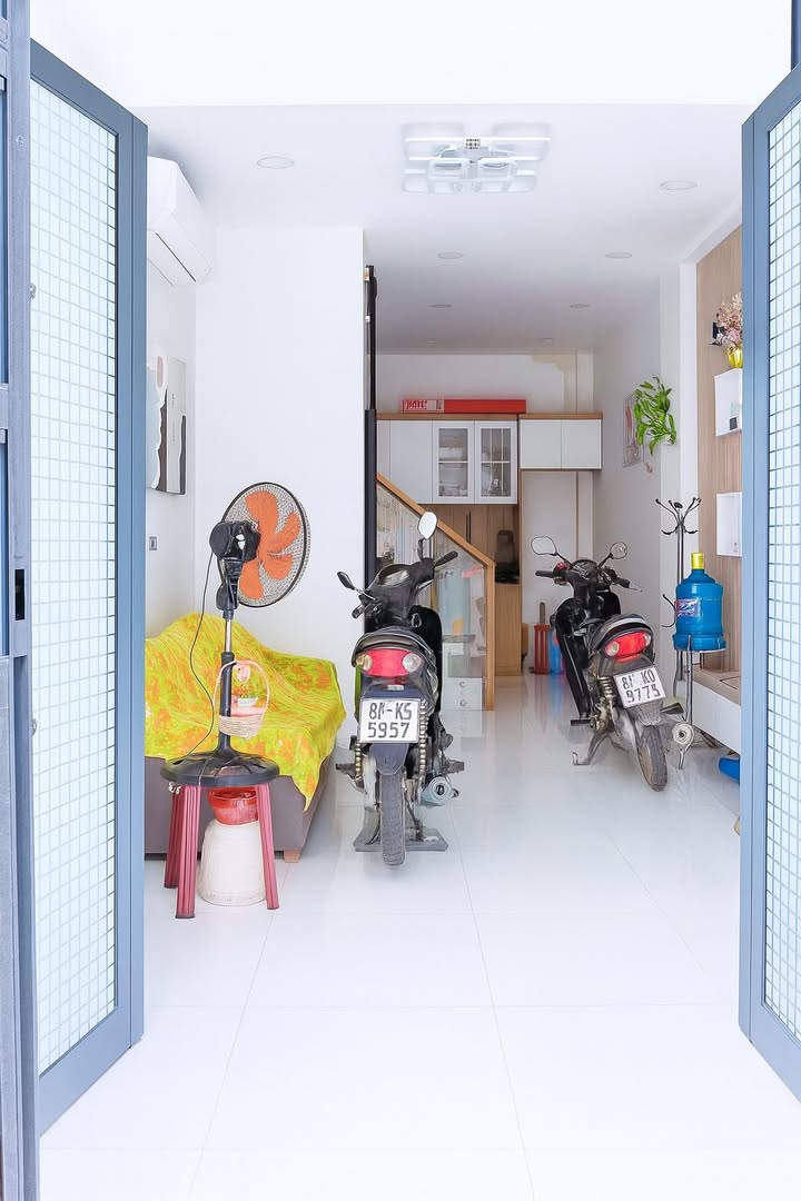 Nhà cho thuê hẻm Phan Văn Trị, Q.Bình Thạnh 25m² giá 10 triệu - Khu an ninh tốt!