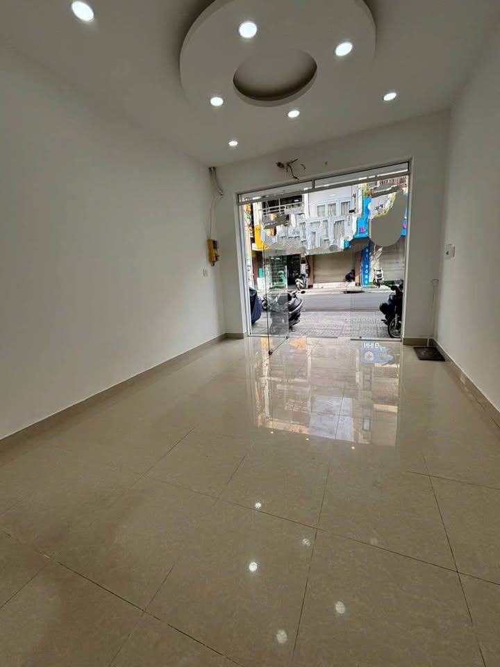 FrontHouse cho thuê đường Nguyễn Hữu Cầu, Quận 1 - Diện tích 77m² giá 65 triệu/tháng!