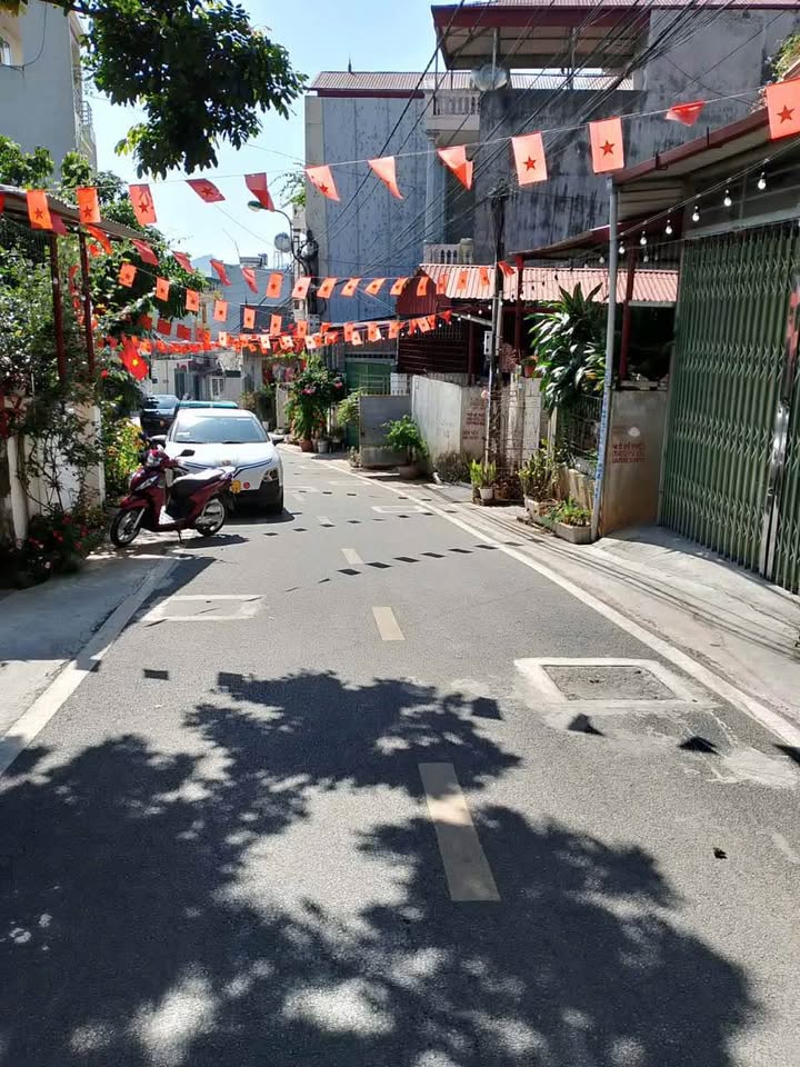 Bán nhà tổ 15, P.Quyết Thắng 137m² giá 1.5 tỷ - Ô tô vào tận nhà!