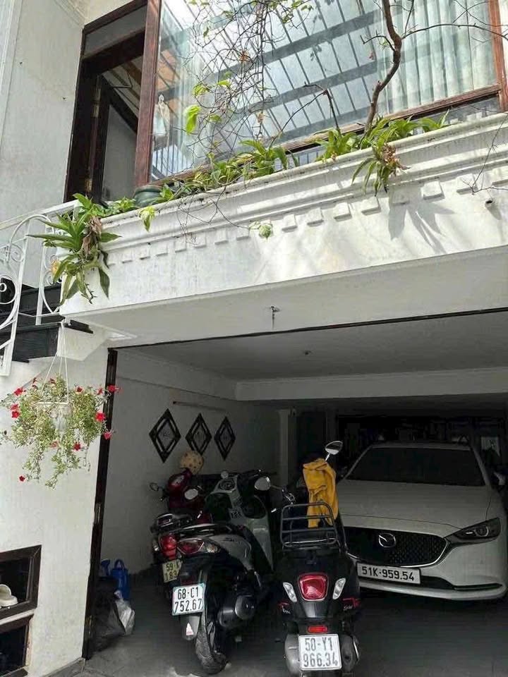 Nhà nguyên căn cho thuê hẻm Tống Văn Hên, Tân Bình 92m² - Không gian sống lý tưởng!