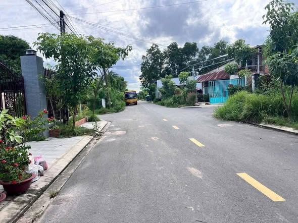 Nhà bán hẻm 35 Phạm Hùng, Long Thành 413.3m² giá 3.5 tỷ - Chính chủ, dọn vào ở ngay!