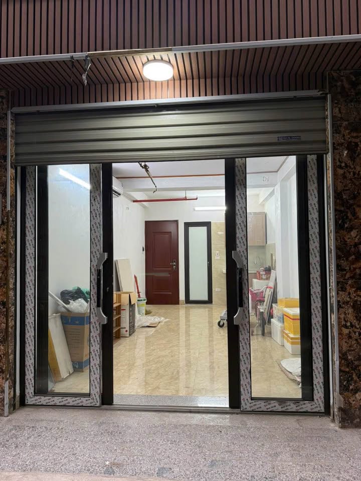 Cửa hàng cho thuê tại Ngõ 718 Đường Láng - Thích hợp kinh doanh online và mini spa!