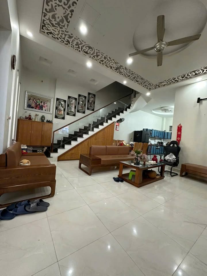 Nhà lô góc đường Thư Trung, Hải An 130m² giá 9.8 tỷ - Vị trí đẹp, kinh doanh sầm uất!