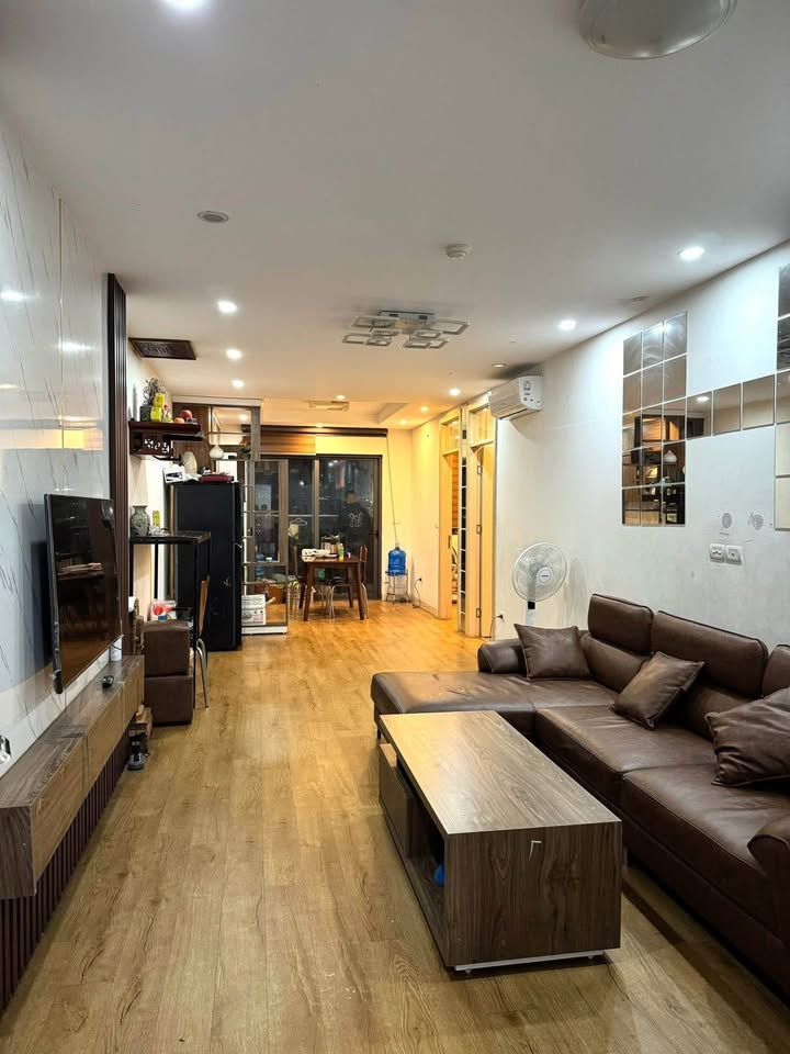 Căn hộ chung cư Lideco Trần Hưng Đạo 73m² giá 2 tỷ - Vị trí trung tâm, tiện ích đầy đủ!