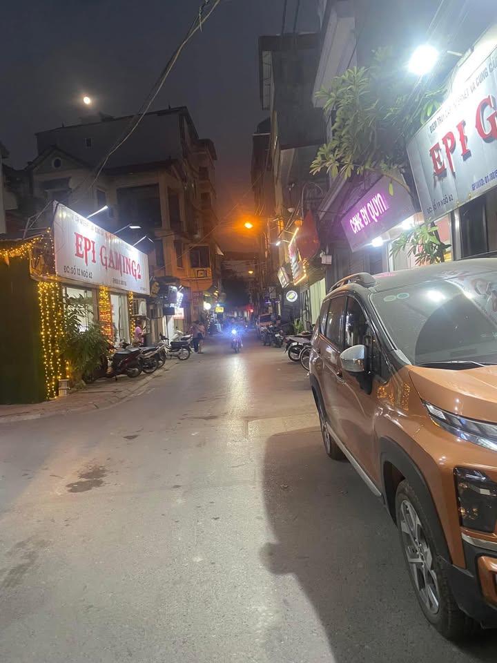 Nhà phố Trâu Quỳ 48m² giá 10.98 tỷ - Mặt tiền rộng, kinh doanh sầm uất!