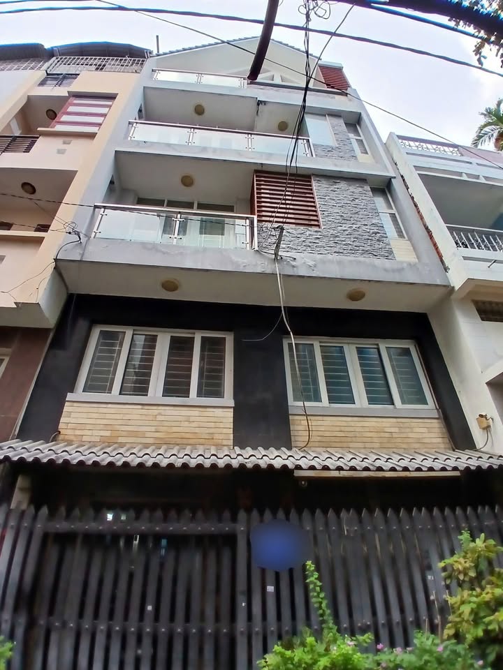 Nhà FrontHouse 5 tầng tại Q10, 74m² giá 18.99 tỷ - Siêu hiếm, vị trí đắc địa!