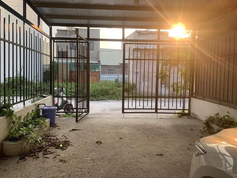 Đất Thạnh Xuân 52, 50m² giá 3.05 tỷ - Tặng nhà cấp 4 xây sẵn!